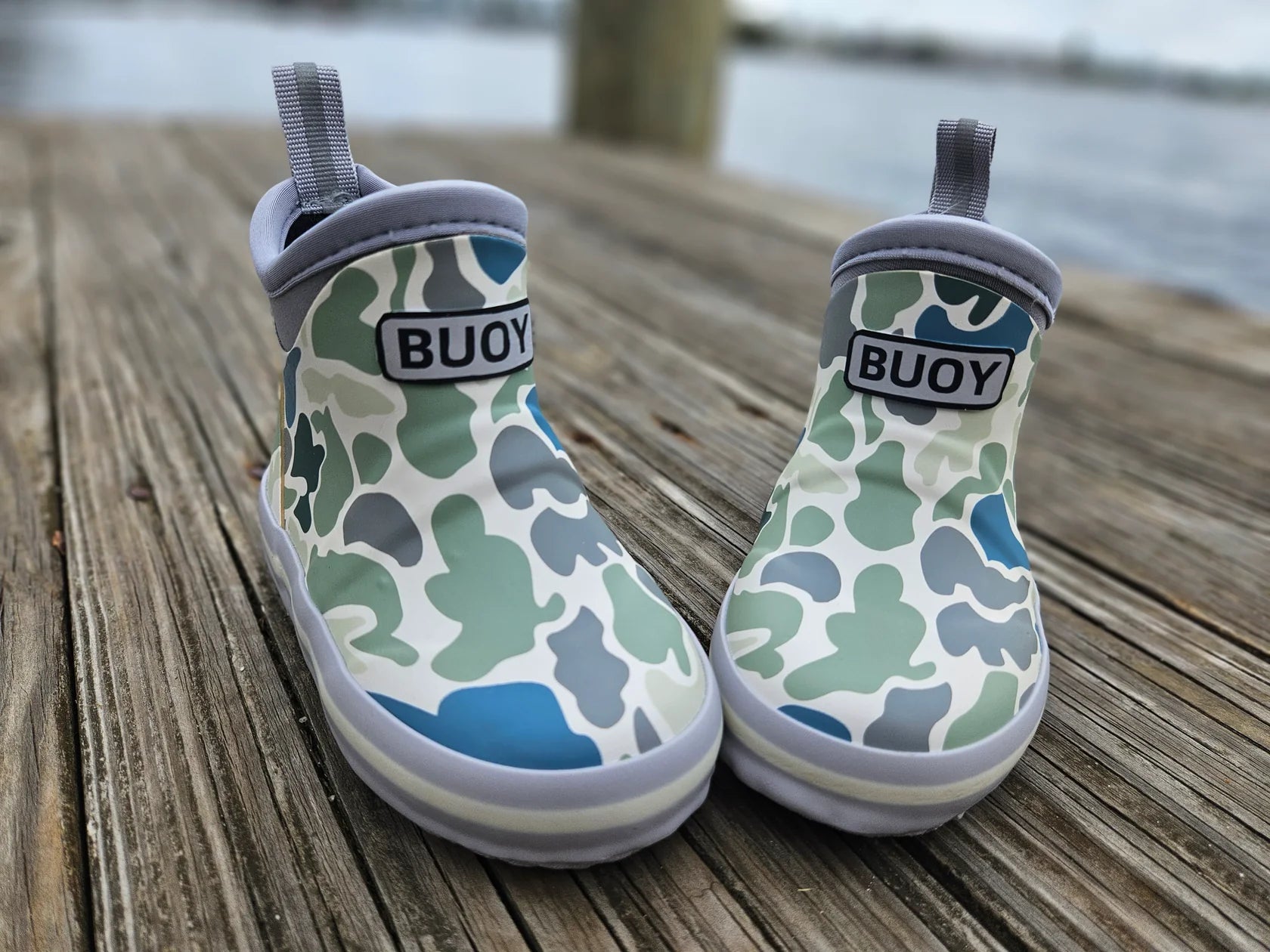 KIDS WHITE DUCK CAMO BUOY BOOTS