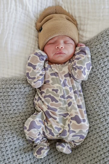 CAMO CUTIE BAMBOO ZIPPER FOOTIE