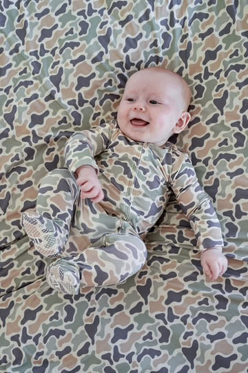 CAMO CUTIE BAMBOO ZIPPER FOOTIE