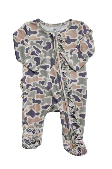 RUFFLE CAMO CUTIE BAMBOO ZIPPER FOOTIE