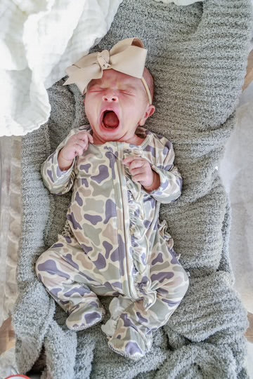 RUFFLE CAMO CUTIE BAMBOO ZIPPER FOOTIE